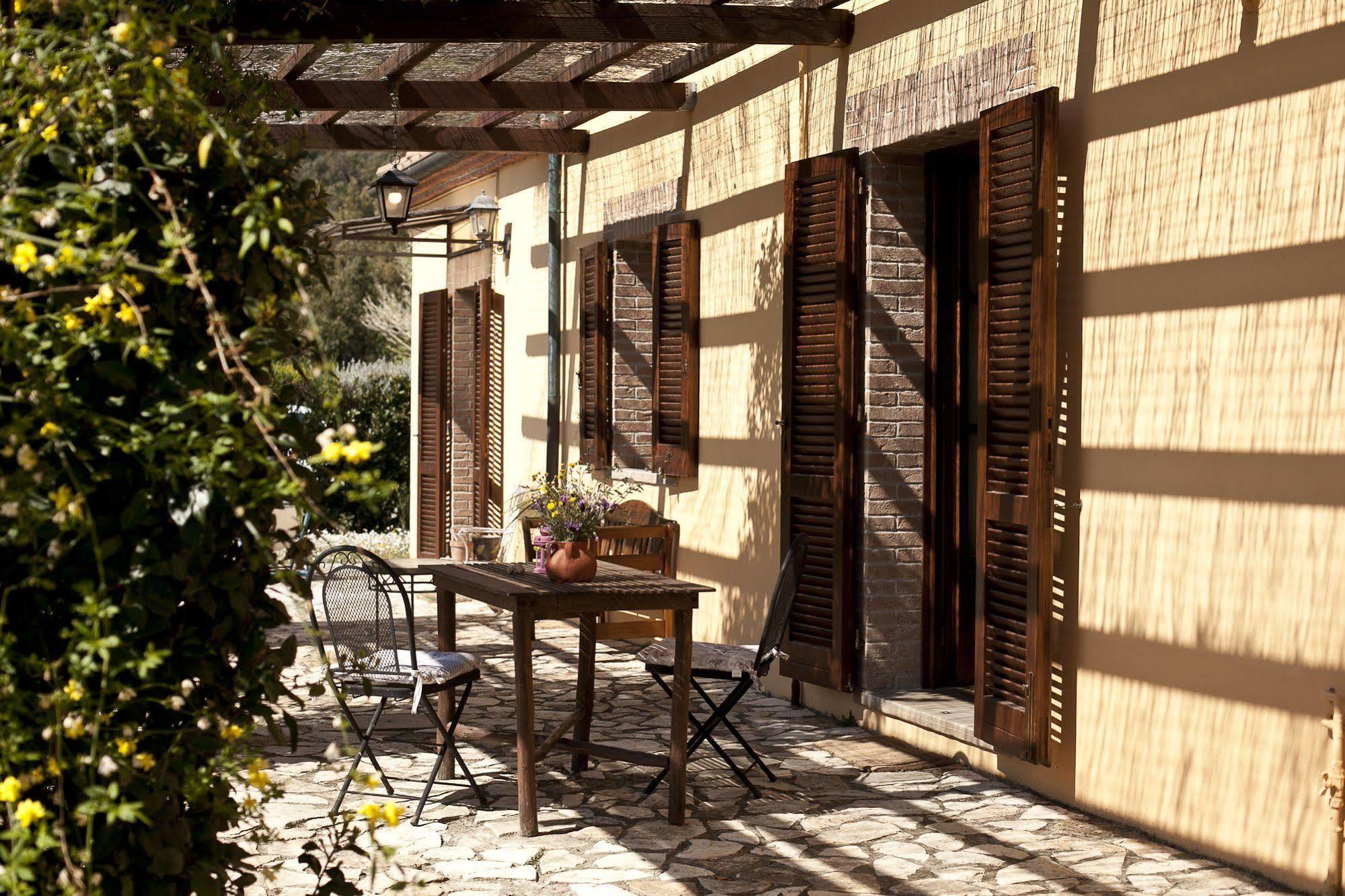 Casale Pundarika Guest House Riparbella Exterior photo